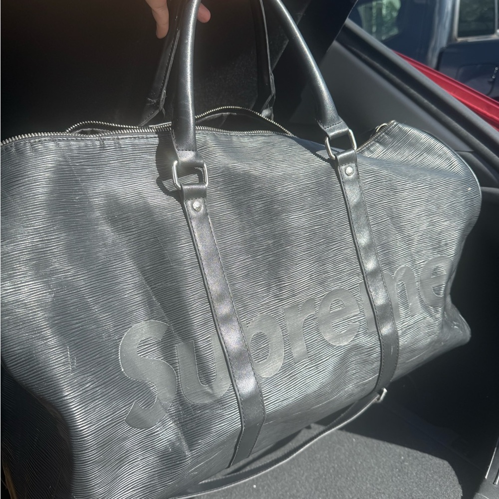 Supreme Black Duffel Bag with Spacious Design